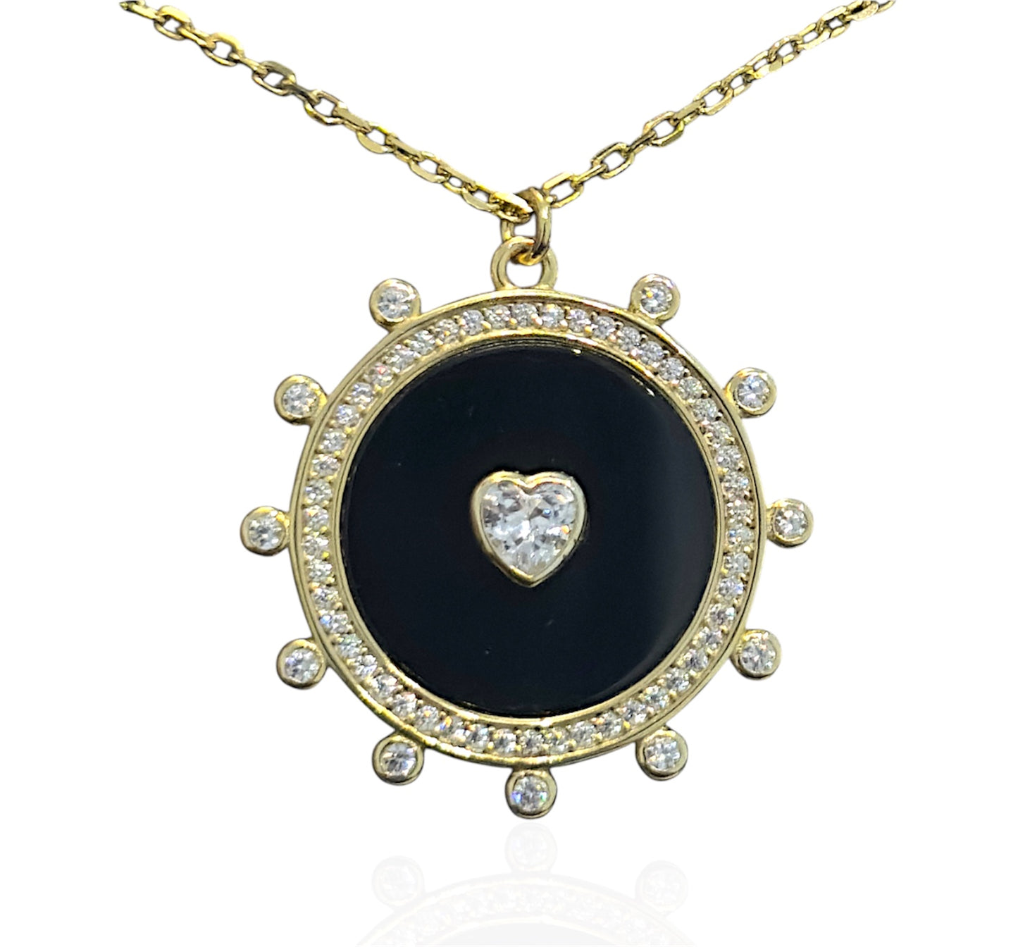 Collar de Plata Bañado en Oro con circulo de Onix y Corazon en Centro