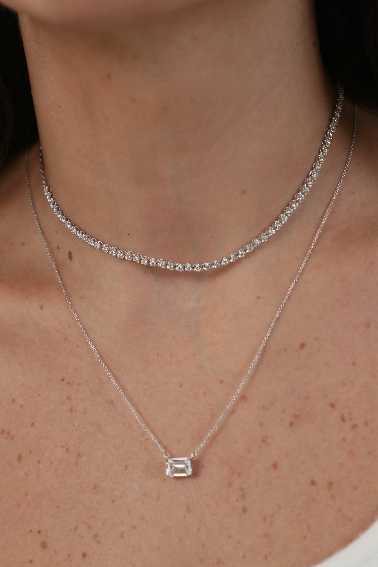 Collar estilo solitario de Oro blanco de 18k con Diamante de Laboratorio de 1.7 CT