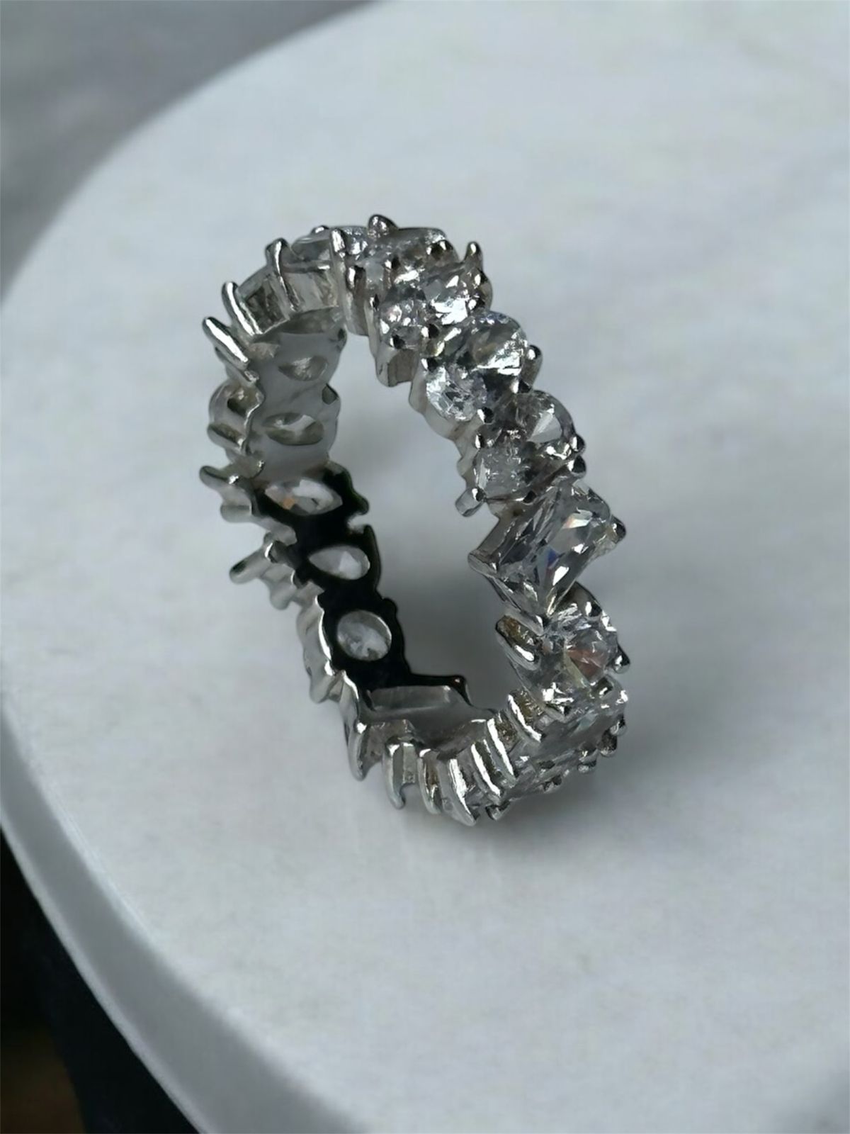 Anillo de Plata Rodinada Asimetirco