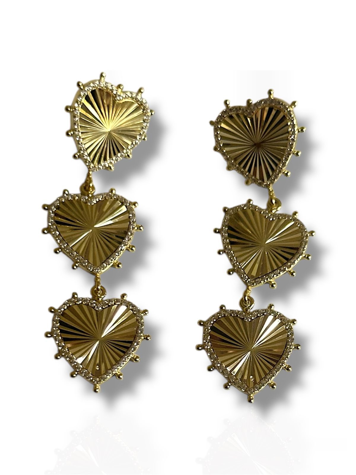 Aretes Largos de Corazones de Plata Rodinada Bañados en Oro con Circones