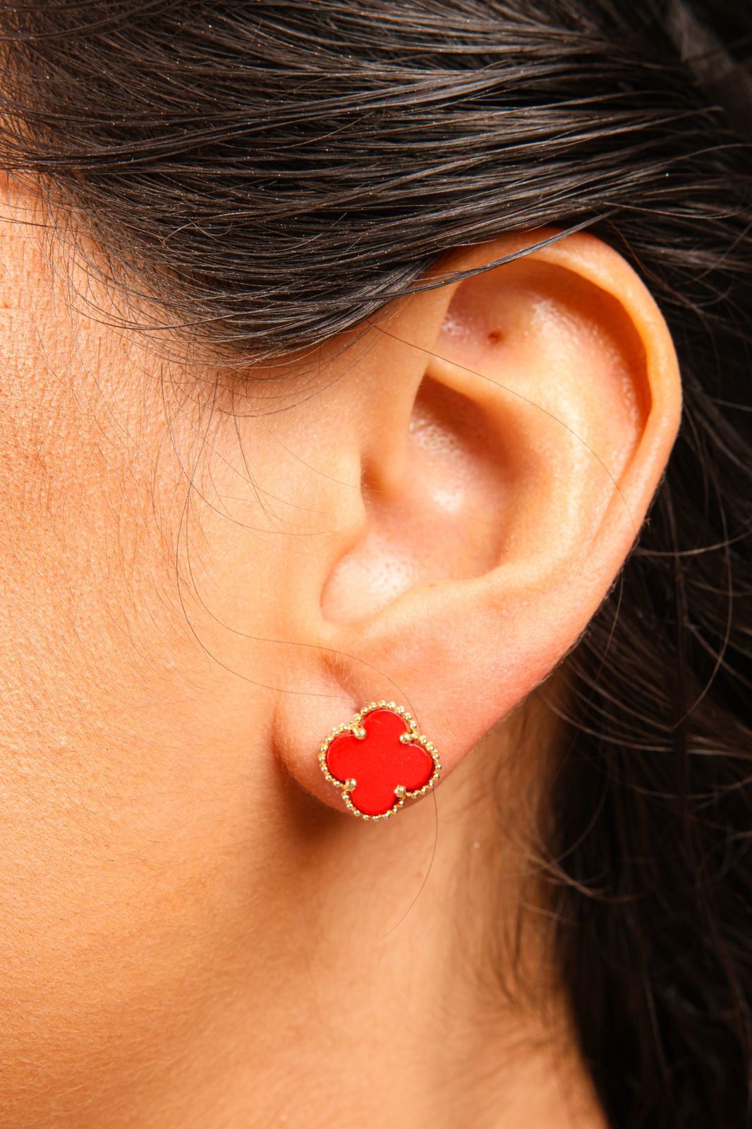 Aretes de oro de 18k con coral natural tipo VC