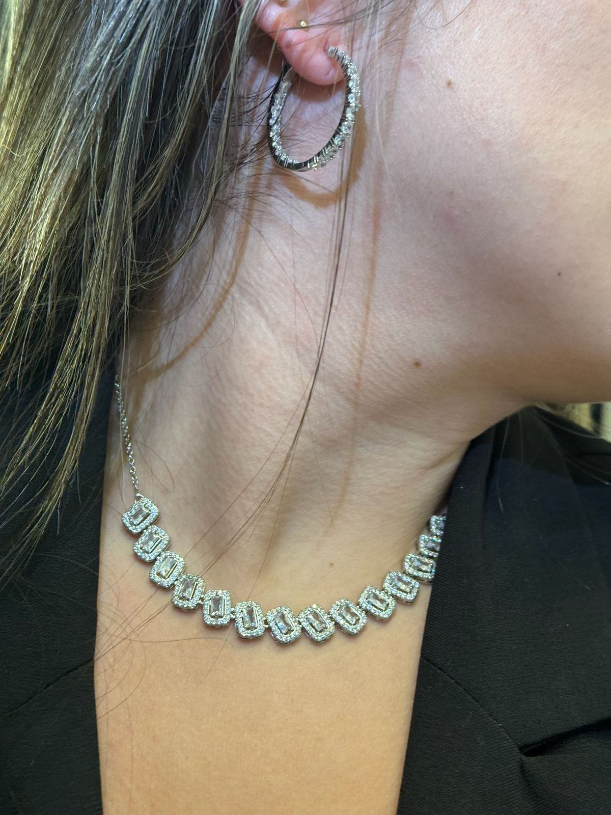 Collar Rodio con Circones en Cuadril