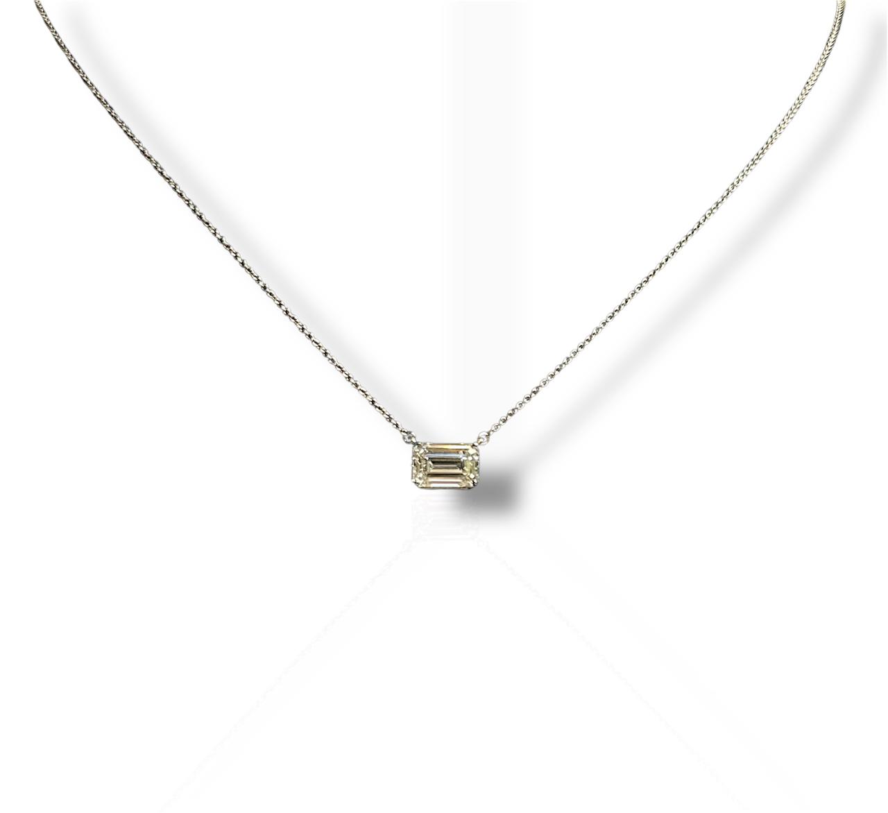 Collar estilo solitario de Oro blanco de 18k con Diamante de Laboratorio de 1.7 CT