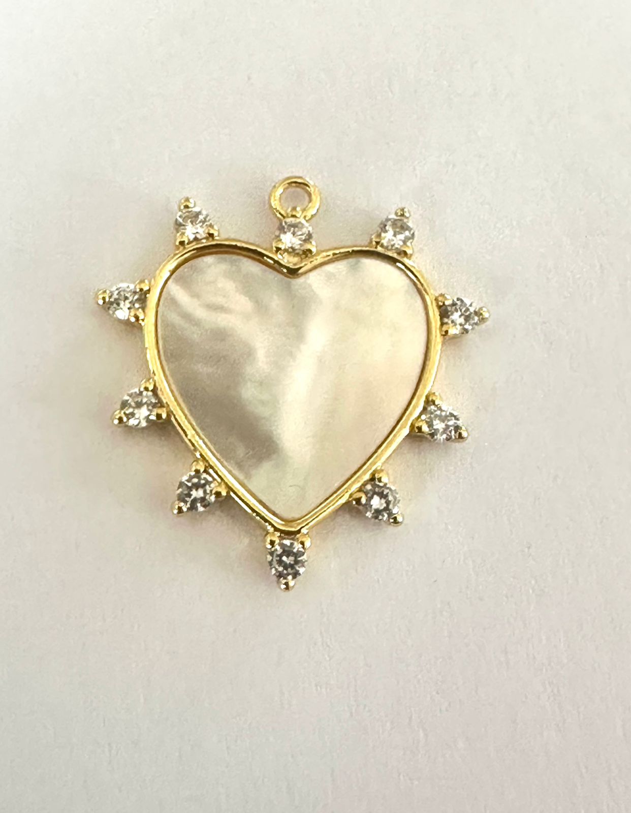 Corazon blanco de Nacar com brillos en borde
