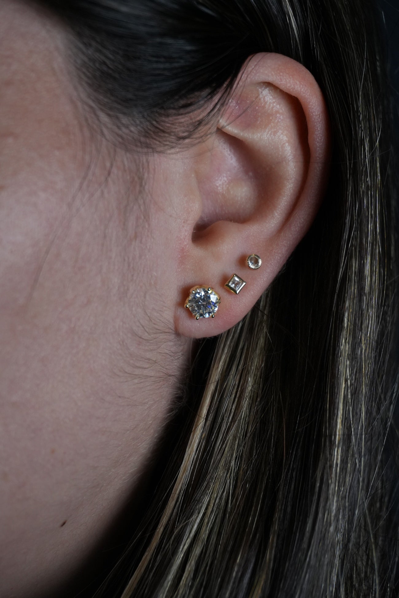 Studs Moissanitas con Baño de Oro 2ct