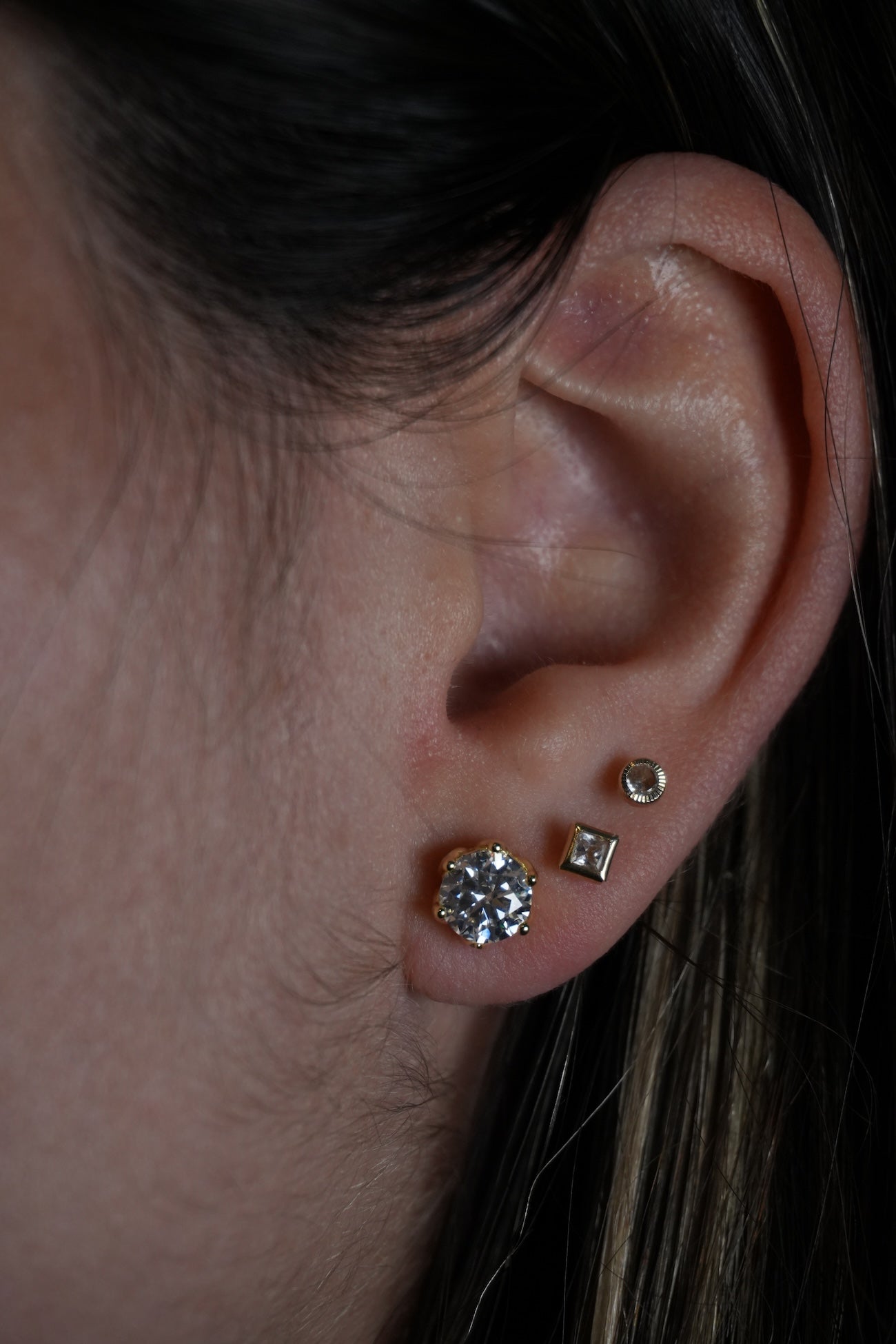 Studs Moissanitas con Baño de Oro 2ct