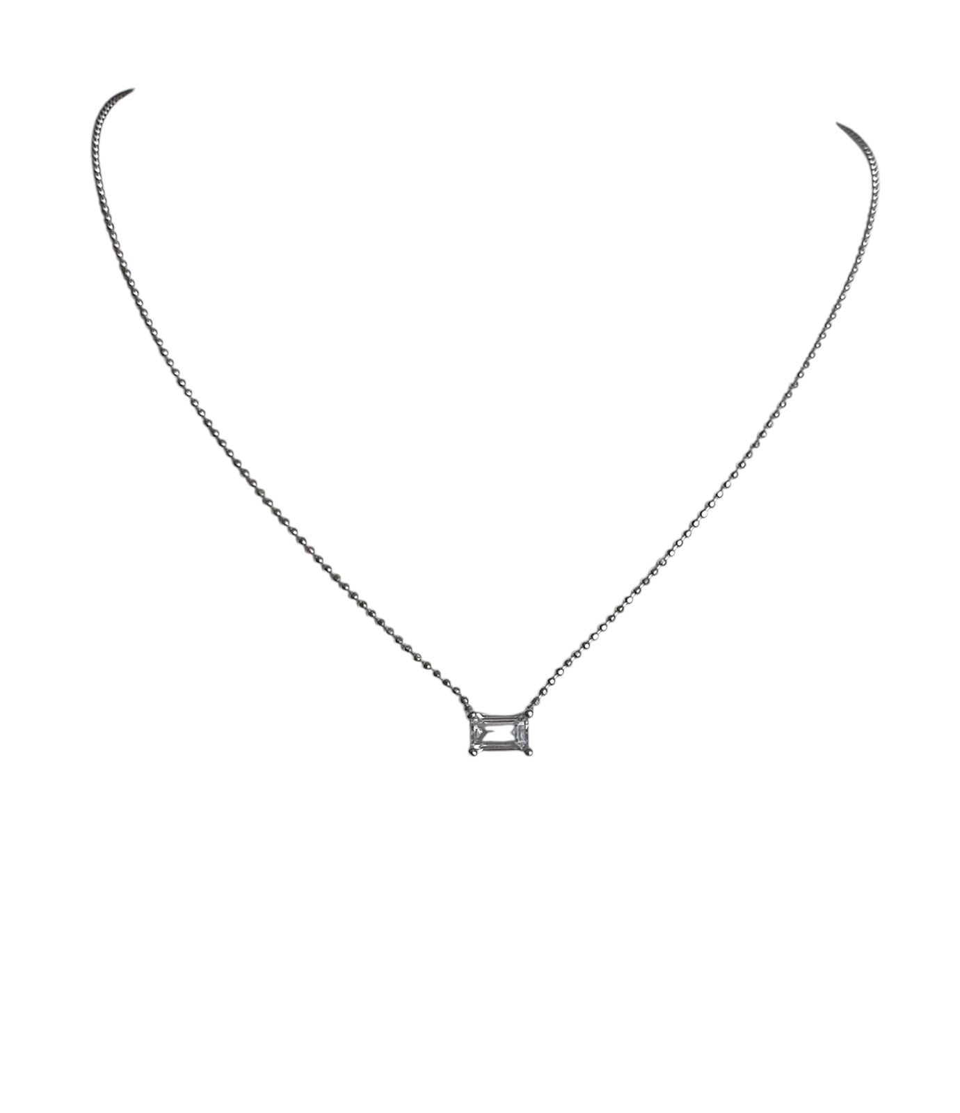 Petite Émeraude – Collar en Plata 925 rodinada con gema de laboratorio