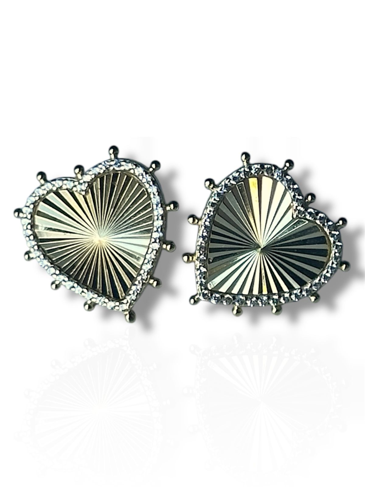 Studs de Corazones de Plata Rodinada Bañados en Oro con Circones