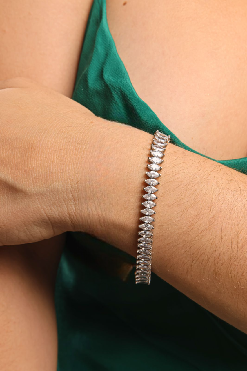 Tennis de Plata Rodinada en forma de Marquiz