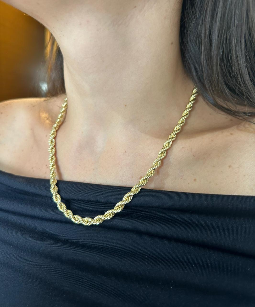 Collar en forma de nudo bañado en Oro amarillo