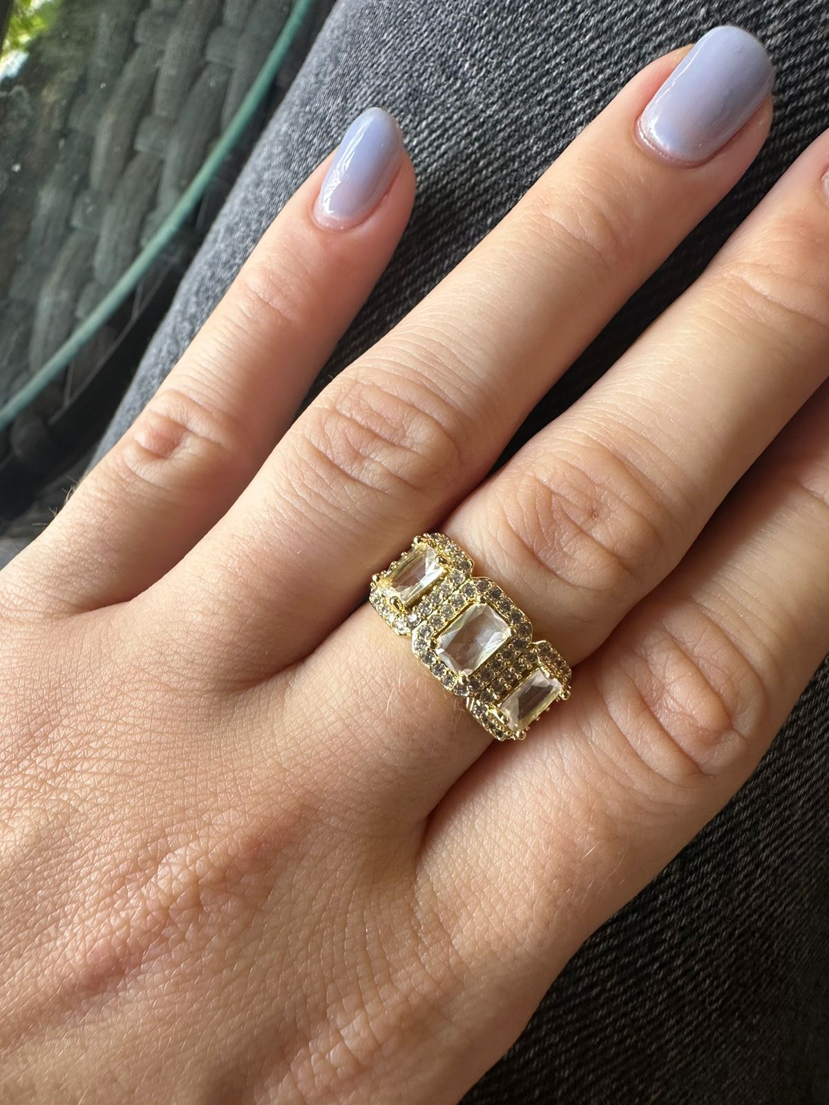 Anillo de 3 circones baño de Oro amarillo