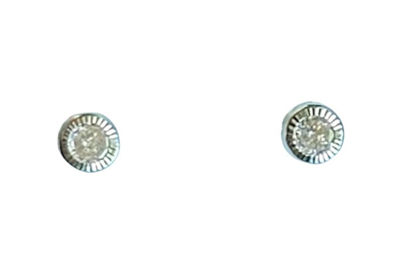 Puntitos soleil en Oro de 14 kilates – Aretes de rosca