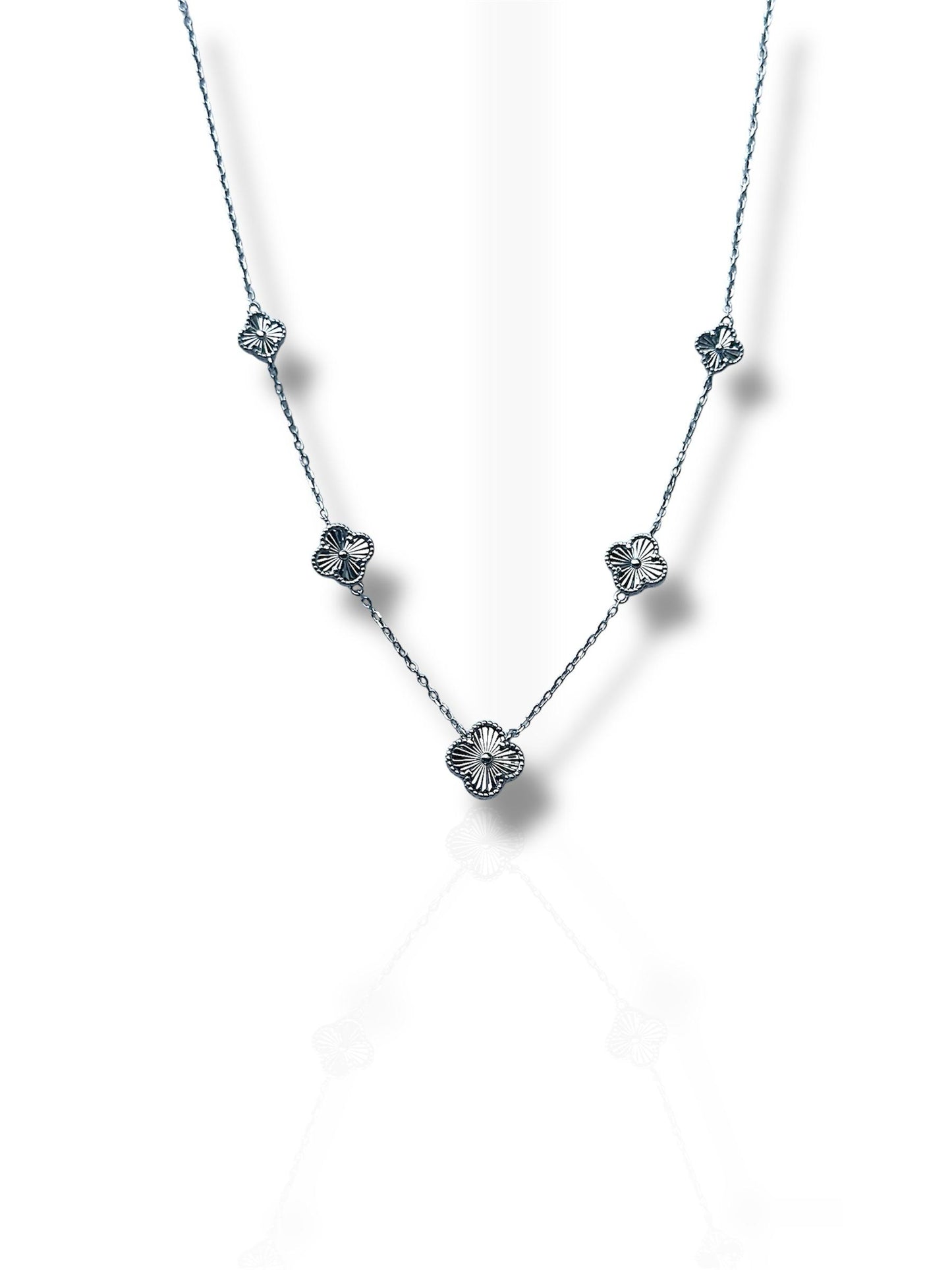 Collar de plata 925 con dijes en forma de trébol