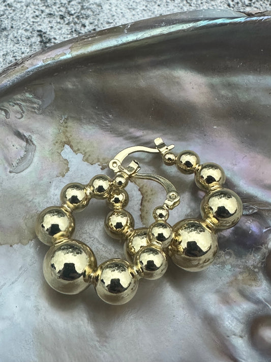 Argollas de bolitas de plata bañadas en oro amarillo de 18K