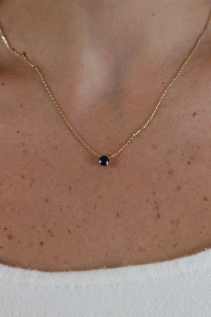 Collar de Oro con Blue Gemstone