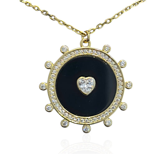 Collar de Plata Bañado en Oro con circulo de Onix y Corazon en Centro