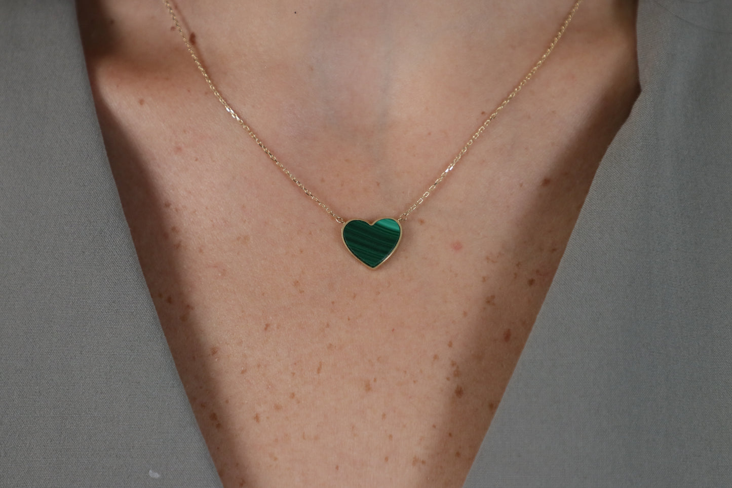 Collar de Oro de 10k con corazon De Malaquita