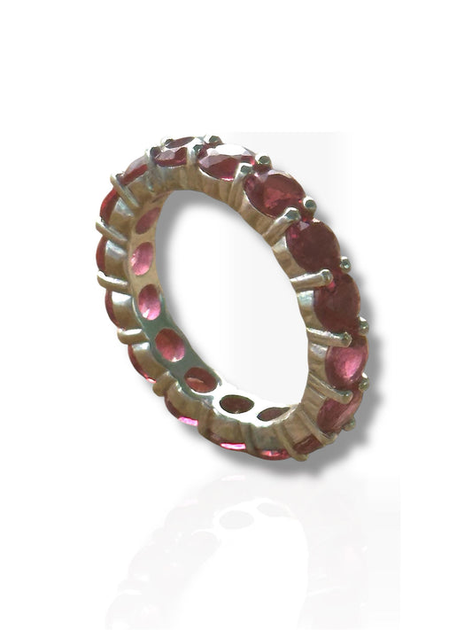 Anillo de Plata Rodinada de Piedras de Lab Estilo Eternity de Pink Saphire
