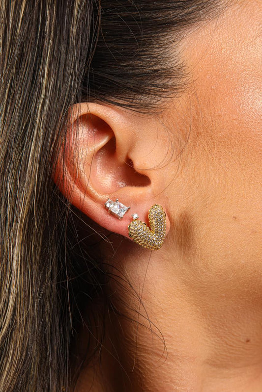 Aretes bañados en oro con circones en pave