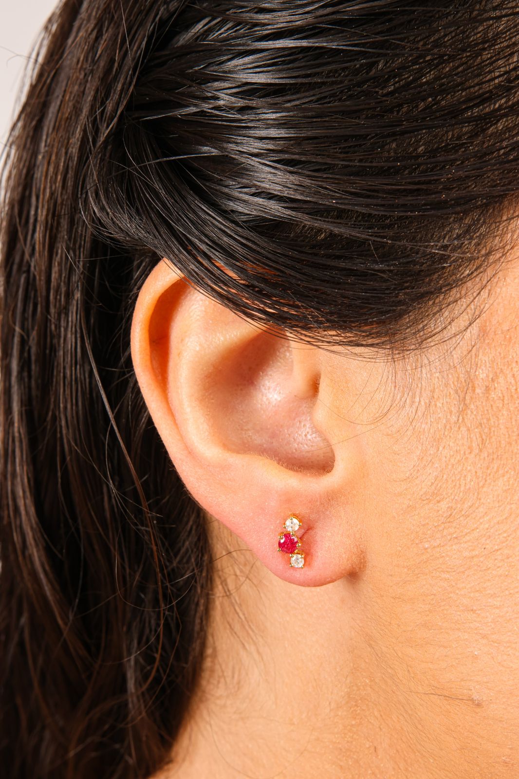 Aretes de oro de 18k con rubies y brillantes naturales