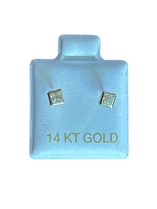 Brillantitos cuadrados en Oro de 14 kilates – Aretes de rosca
