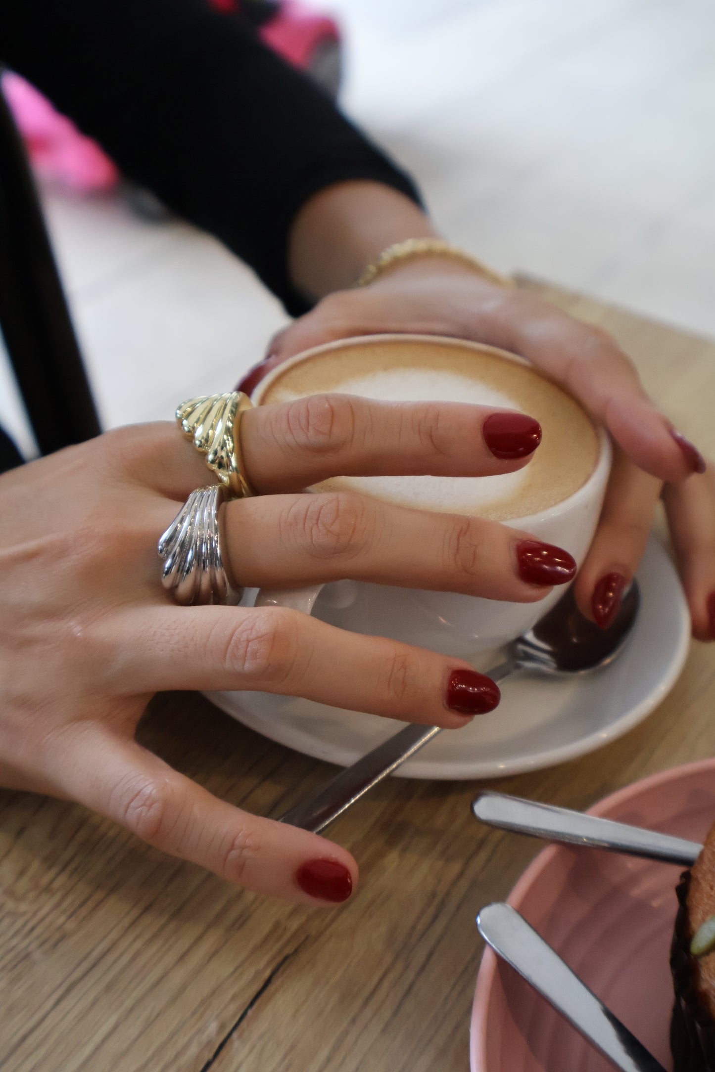 Anillo en forma de concha