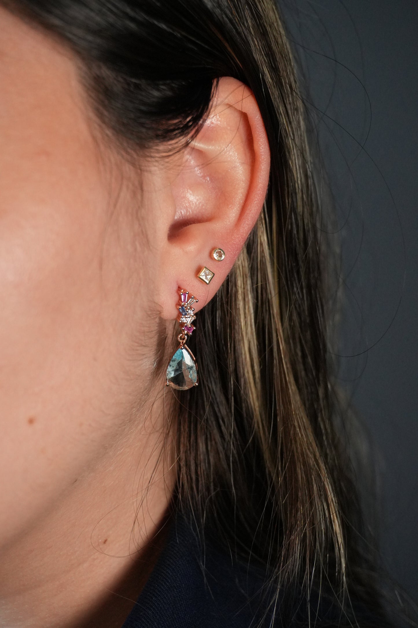 Aretes de plata con baño en Rose Gold y piedreria tipo aquamarine