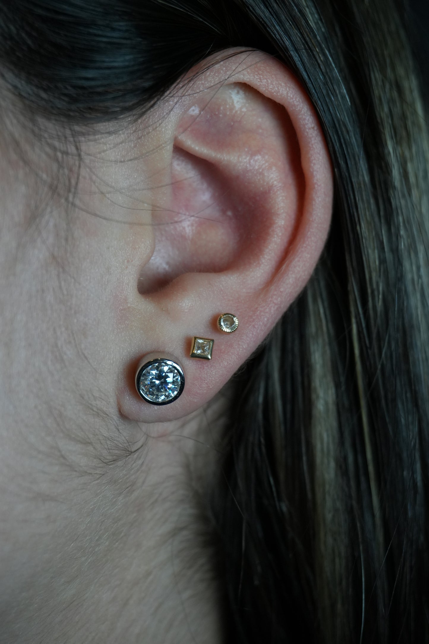Studs de Plata Rodinada con Moissanitas biselados 1ct