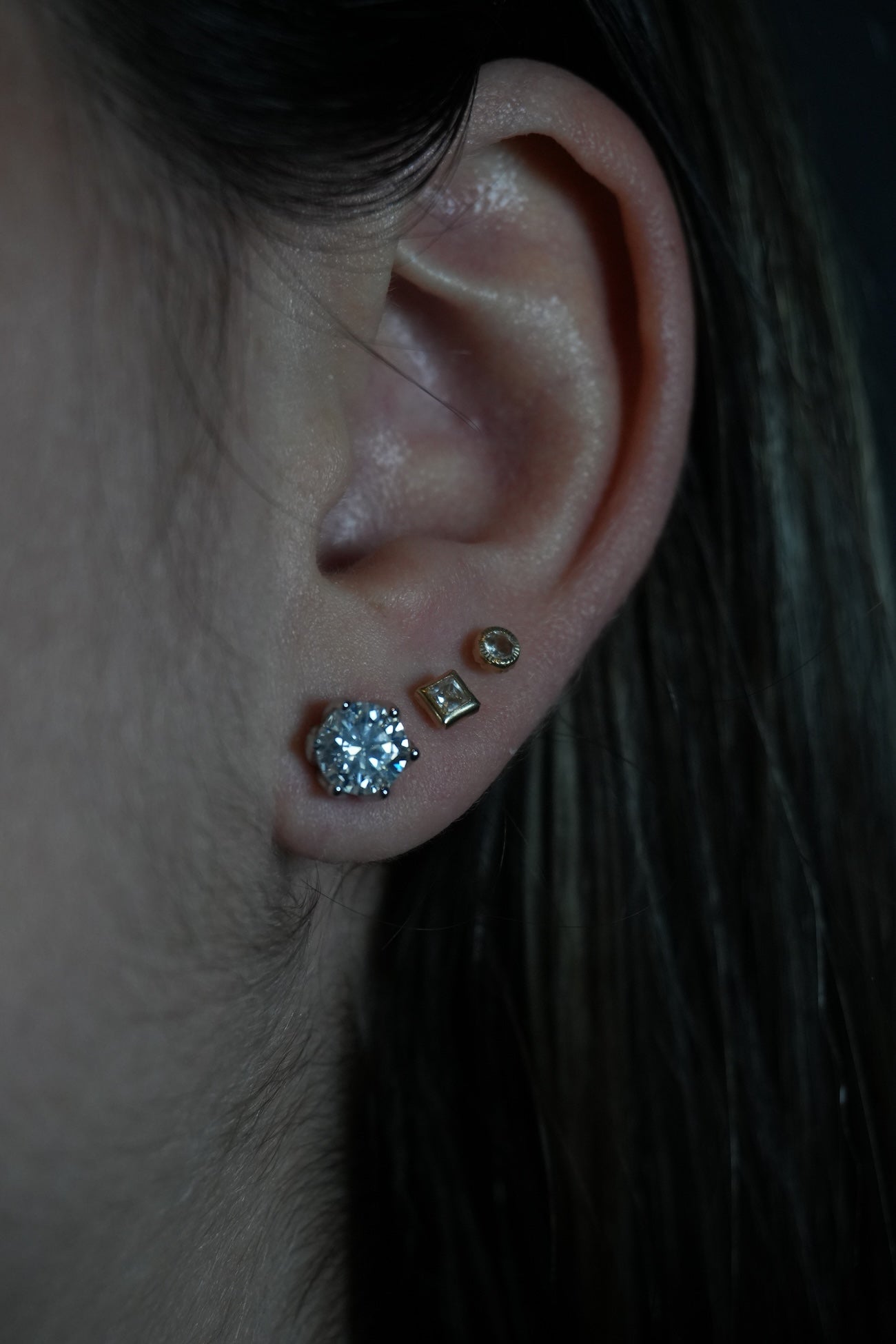 Studs de Plata Rodinada con Moissanitas 2ct