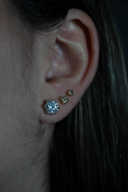 Studs de Plata Rodinada con Moissanitas 2ct