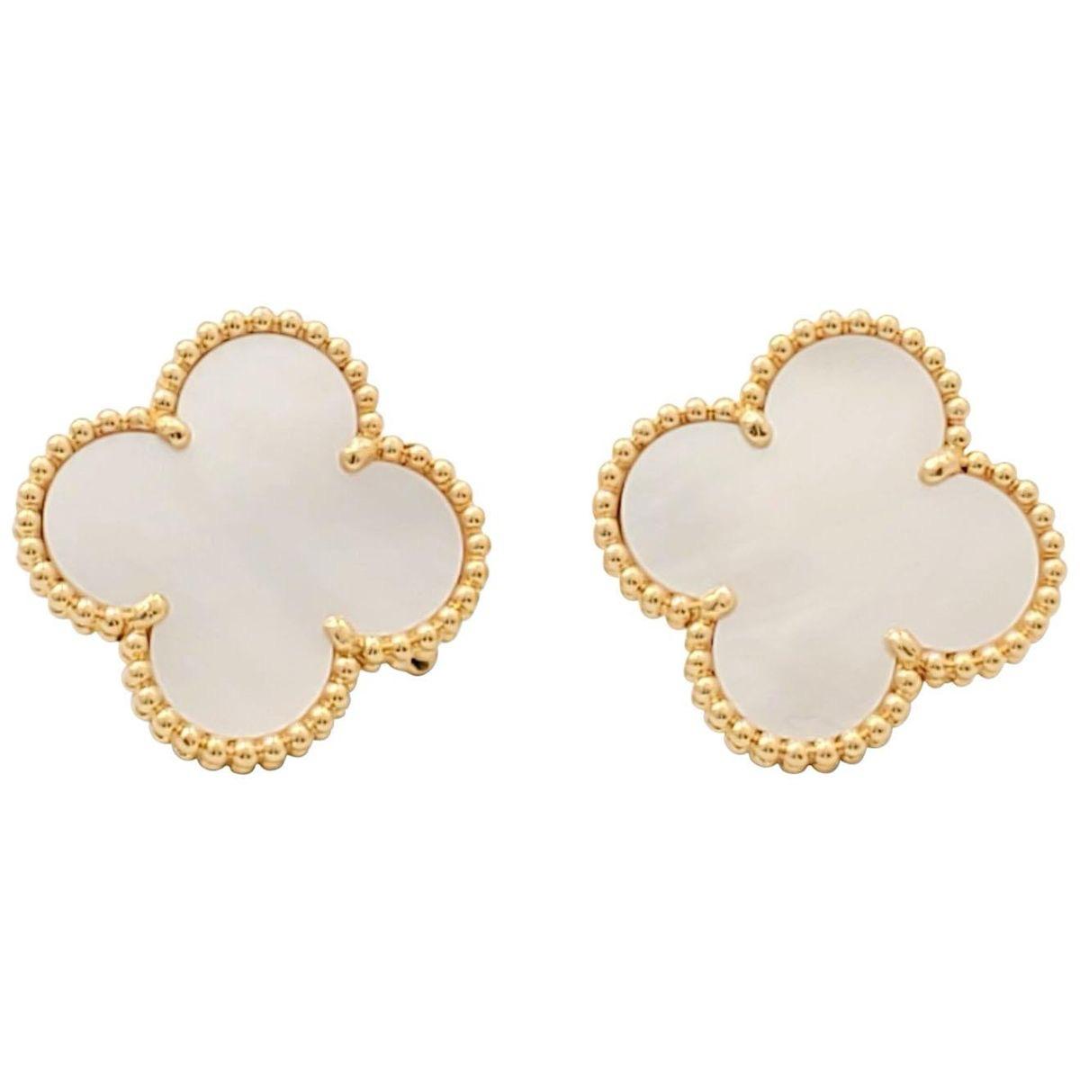 Studs de plata bañados en oro amarillo de Madre Perla