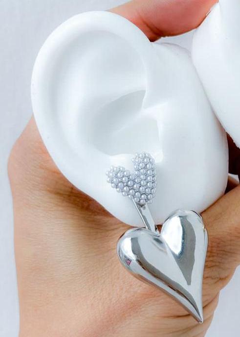 Aretes de 3 piezas en forma de corazon con corazon de perlitas