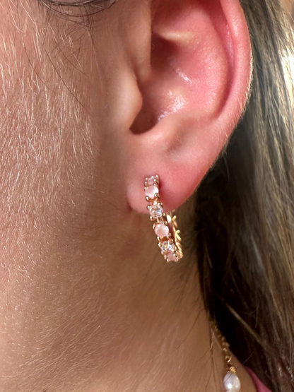 Argollas de plata bañadas en oro con circones en tonos Rose Gold