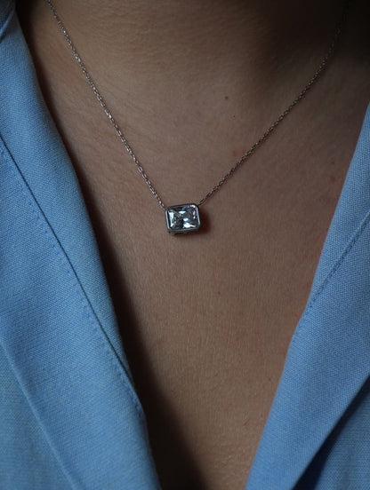 Éclat Carré – Collar en Plata 925 rodinada con gema de laboratorio