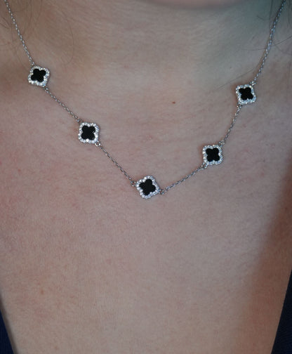 Collar de plata 925 con dijes en forma de trébol de ónix y circones como brillantes