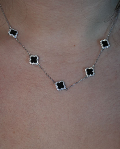 Collar de plata 925 con dijes en forma de trébol de ónix y circones como brillantes