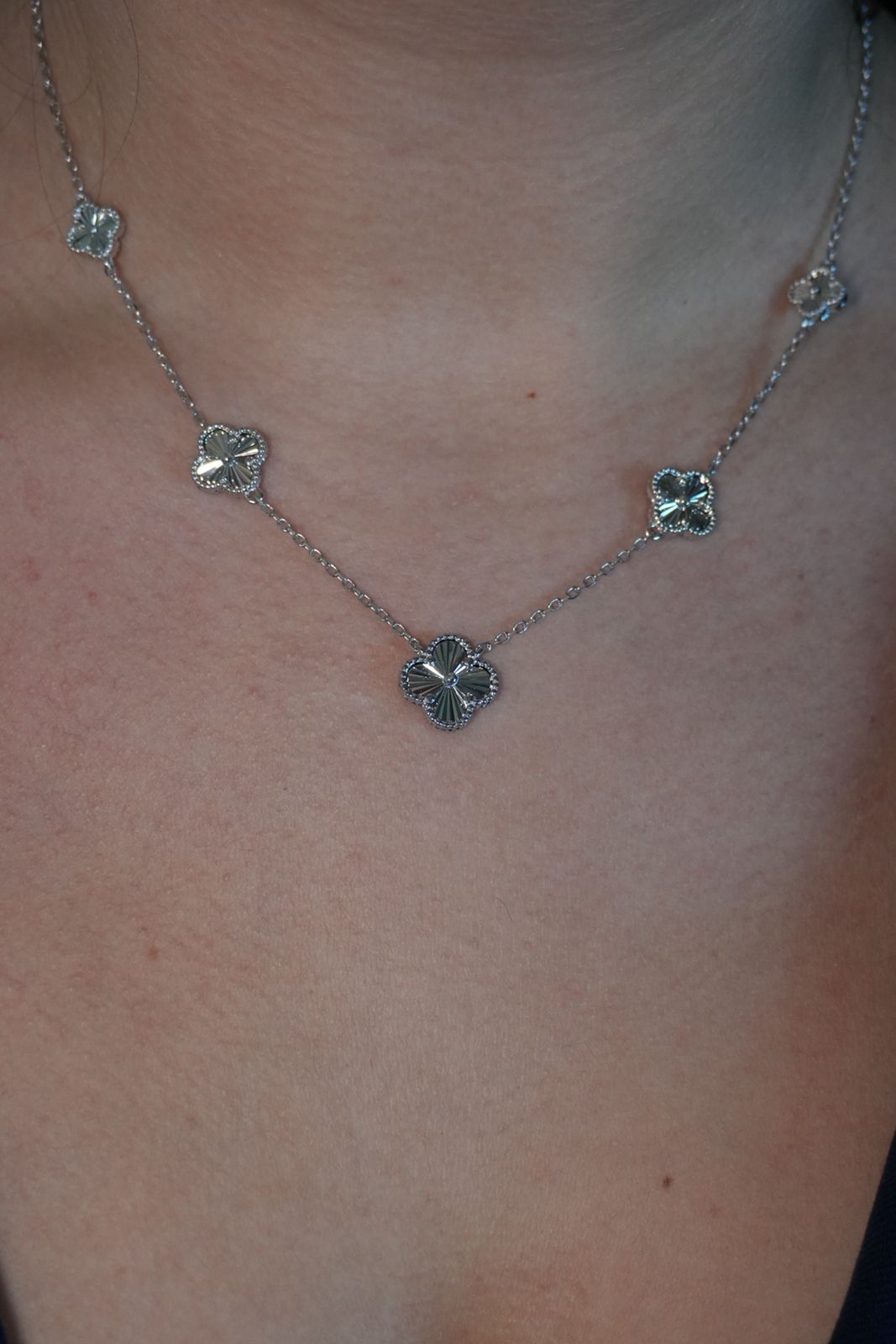 Collar de plata 925 con dijes en forma de trébol