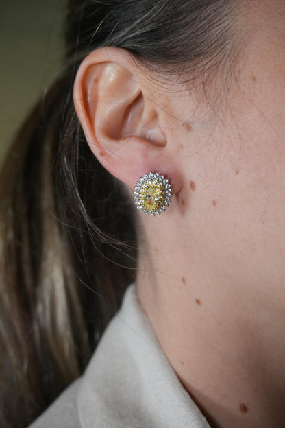 Aretes en Plata Rodinada con Gema Amarilla Ovalada
