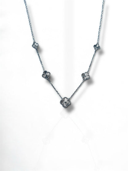 Collar de plata 925 con dijes en forma de trébol