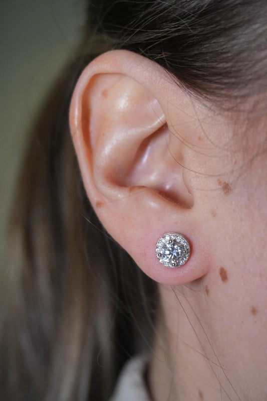 Studs de Plata Rodinada con Moissanitas Halo 1.16ct