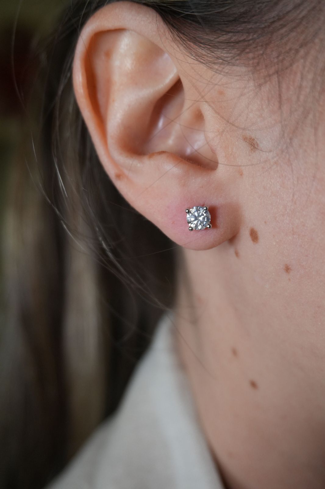 Studs de Plata Rodinada con Moissanitas 1ct