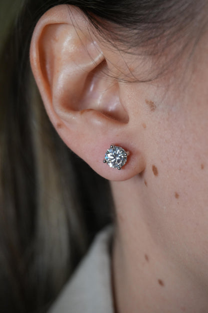 Studs de Plata Rodinada con Moissanitas 2ct